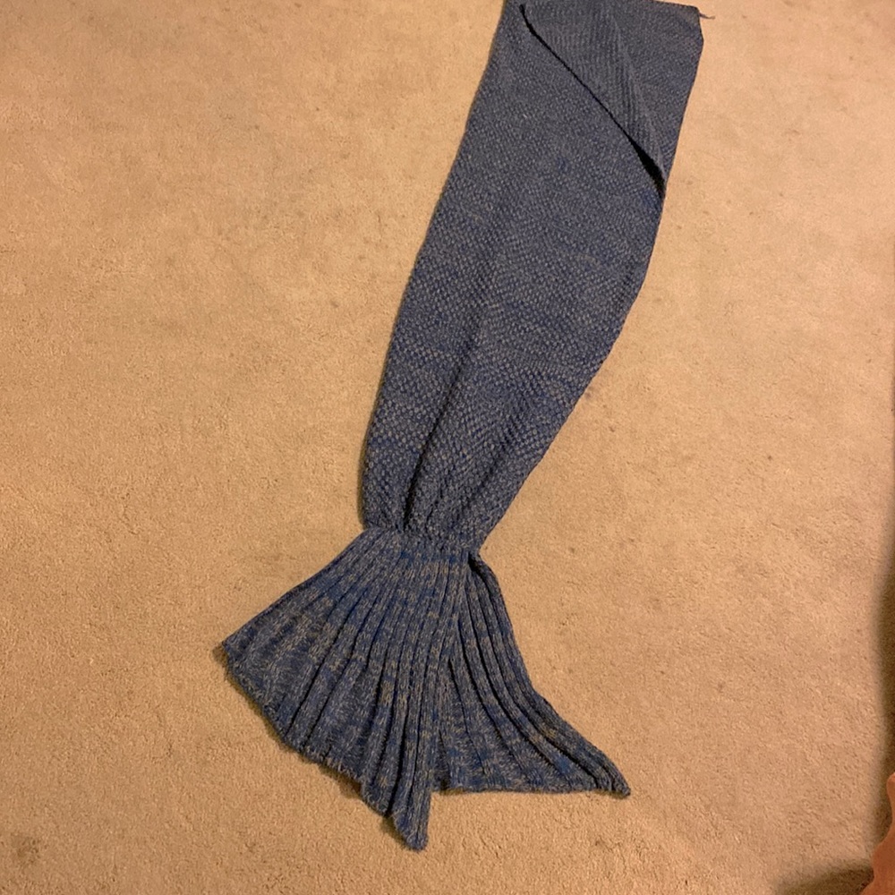 Blue Knit Mermaid Tail Blanket
